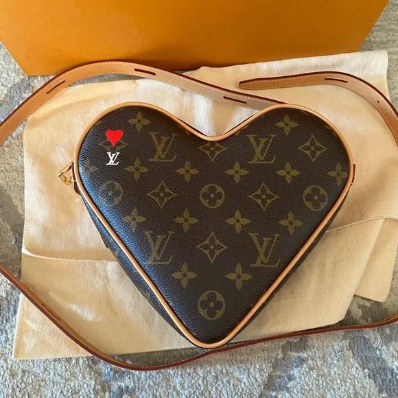 Louis Vuitton heart bag ❤️ 💼 limited edition - Picture 3 of 17